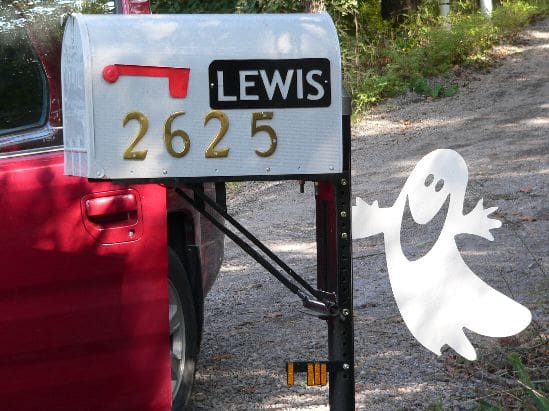 lewisoctobermailbox1